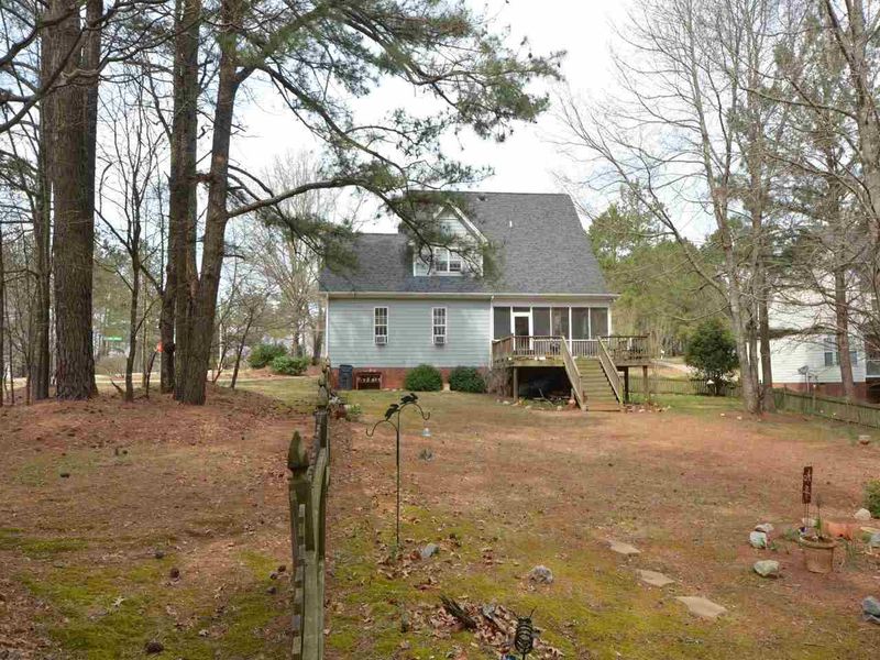 416 Willow Winds Dr, Raleigh, NC 27603