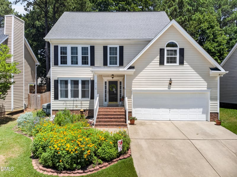 417 Arbor Creek Dr, Holly Springs, NC 27540