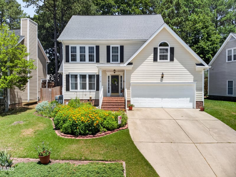 417 Arbor Creek Dr, Holly Springs, NC 27540