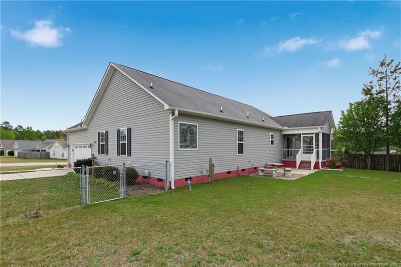 417 Bellgrove Dr, Hope Mills, NC 28348