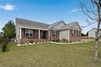 417 Bellgrove Dr, Hope Mills, NC 28348