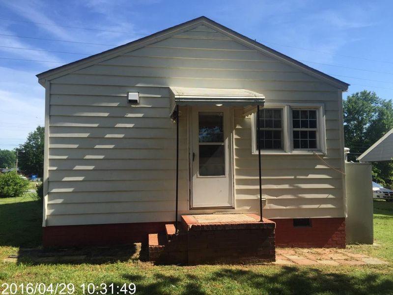 417 W Clay St, Mebane, NC 27302