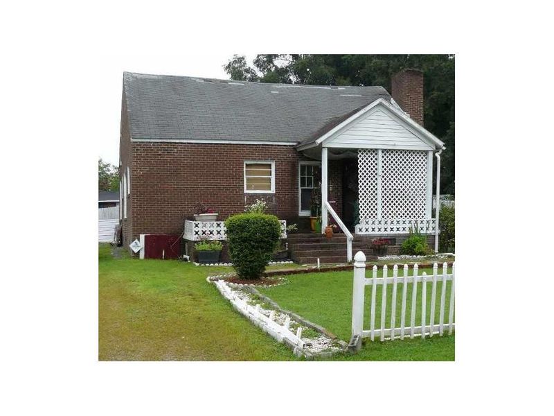 417 Crater St, Burlington, NC 27217