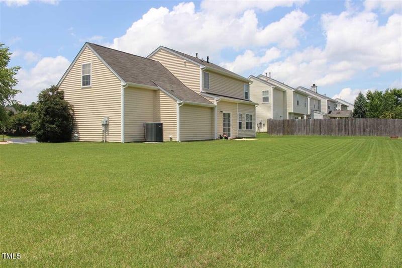 417 Downing Glen Dr, Morrisville, NC 27560