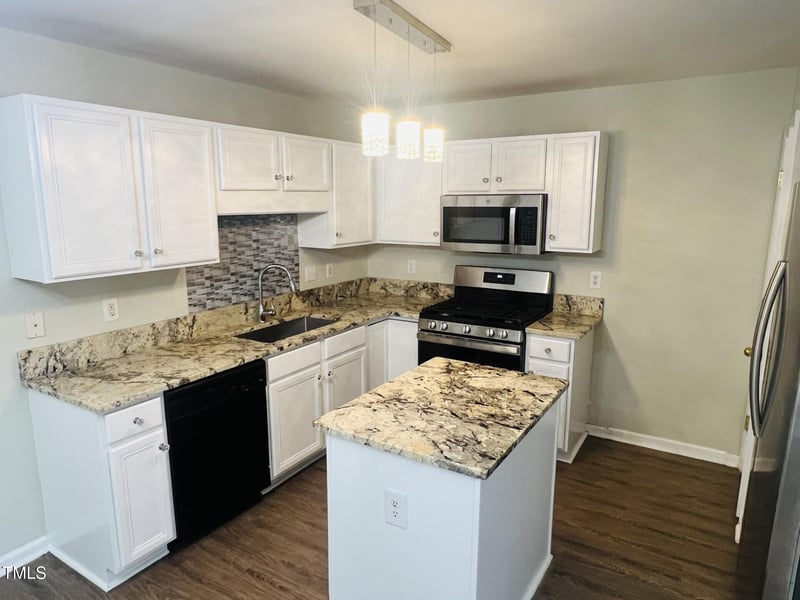 417 Downing Glen Dr, Morrisville, NC 27560
