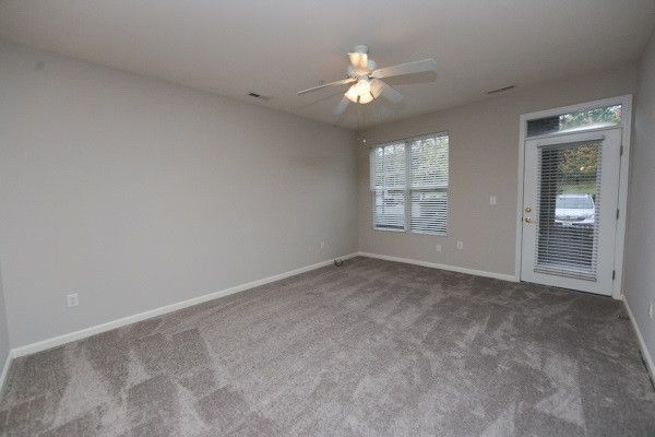 417 Eyam Hall Ln #417, Apex, NC 27502