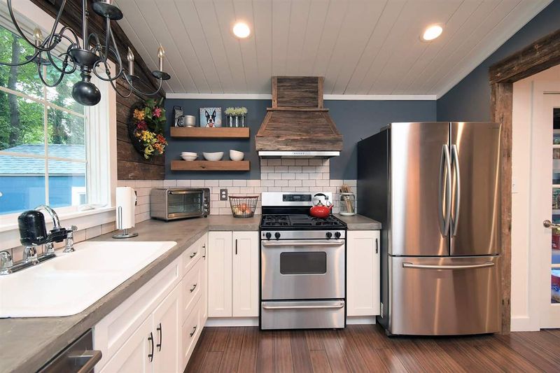 417 Hidden Cellars Dr, Holly Springs, NC 27540