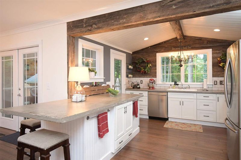 417 Hidden Cellars Dr, Holly Springs, NC 27540
