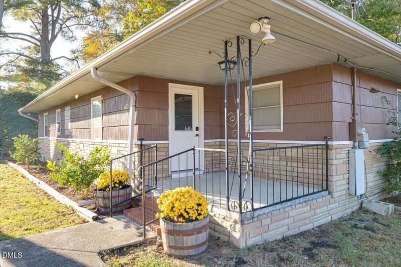417 W Horne St, Clayton, NC 27520