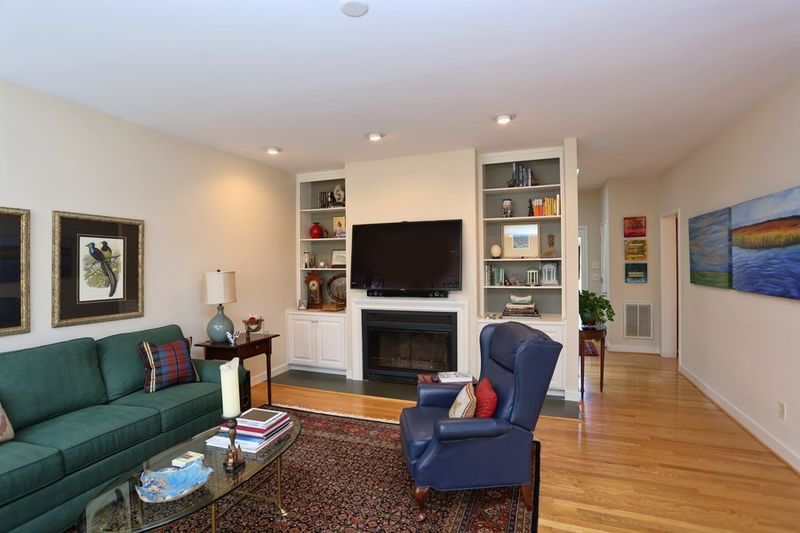 417 Ironwoods Dr, Chapel Hill, NC 27516