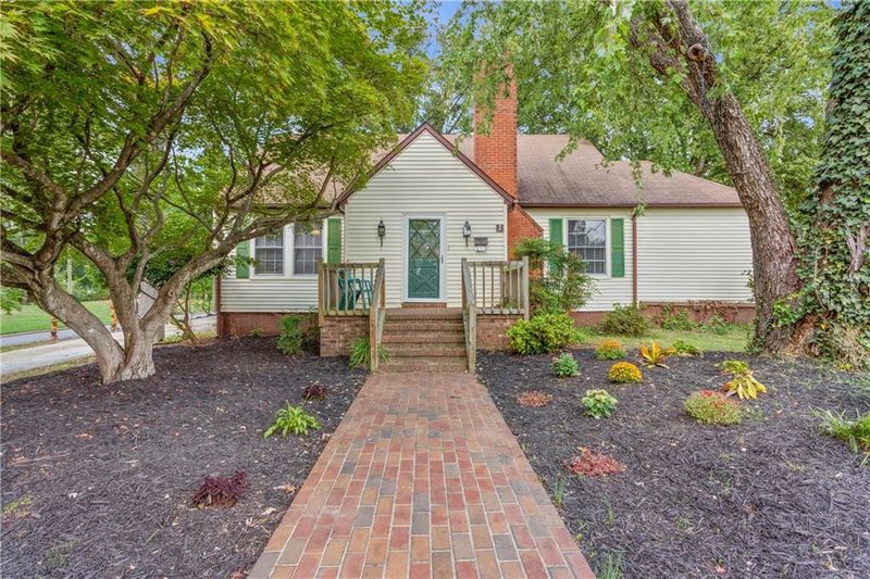 417 W Kime St, Burlington, NC 27215