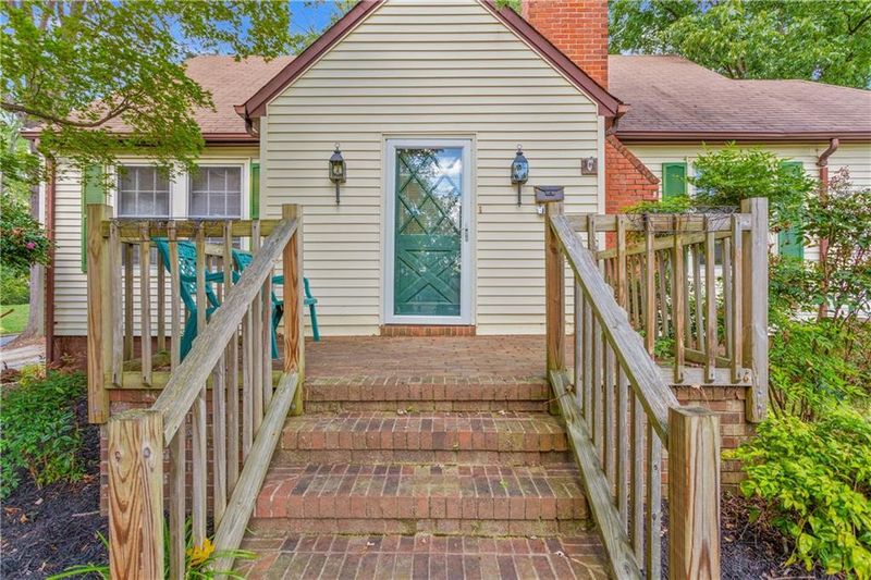 417 W Kime St, Burlington, NC 27215