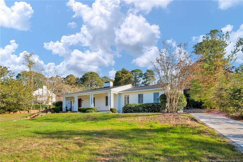417 Lakeshore Dr, Fayetteville, NC 28305
