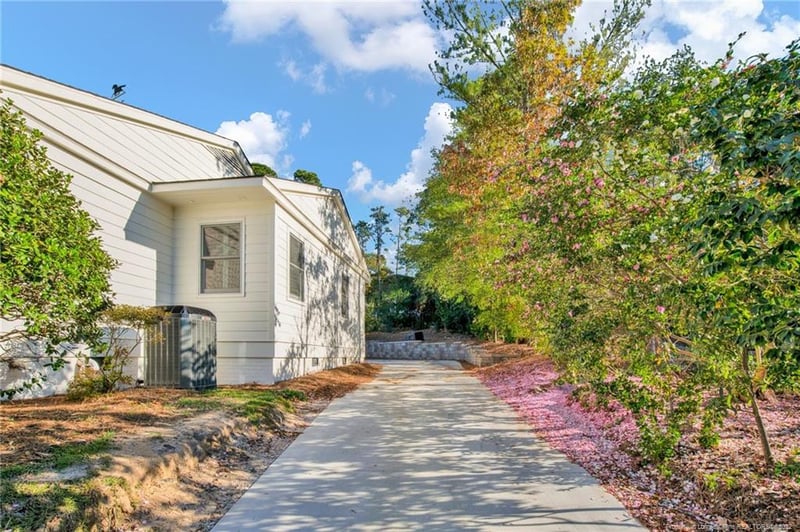 417 Lakeshore Dr, Fayetteville, NC 28305