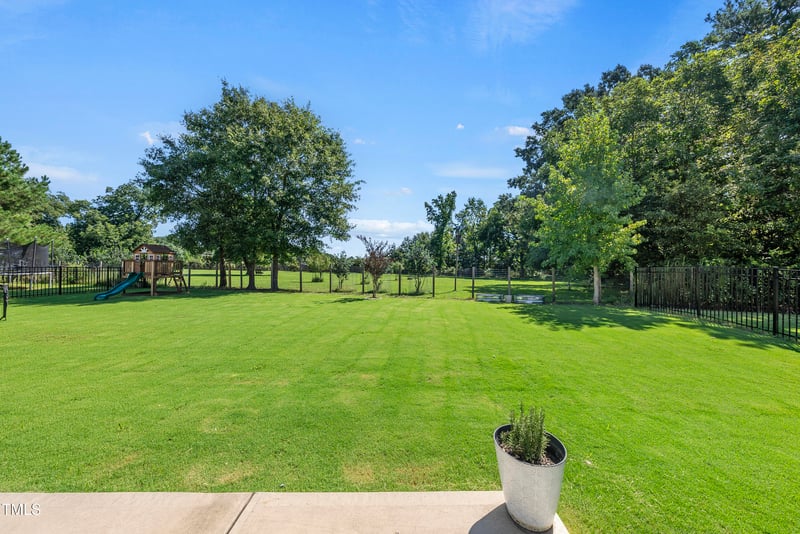 417 Long Lake Dr, Fuquay Varina, NC 27526