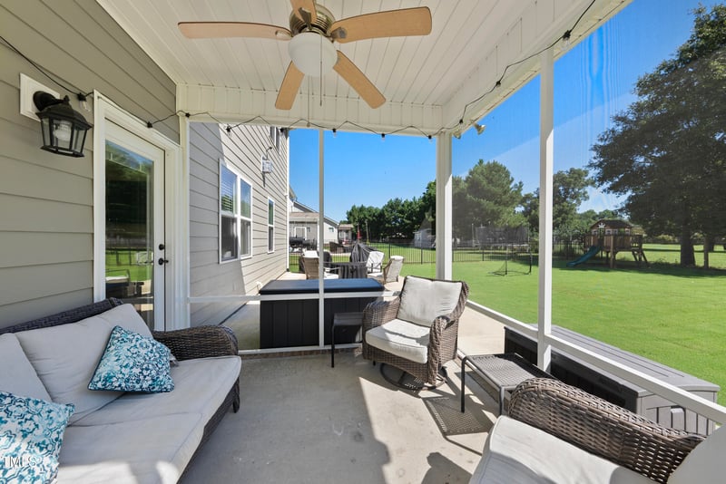 417 Long Lake Dr, Fuquay Varina, NC 27526