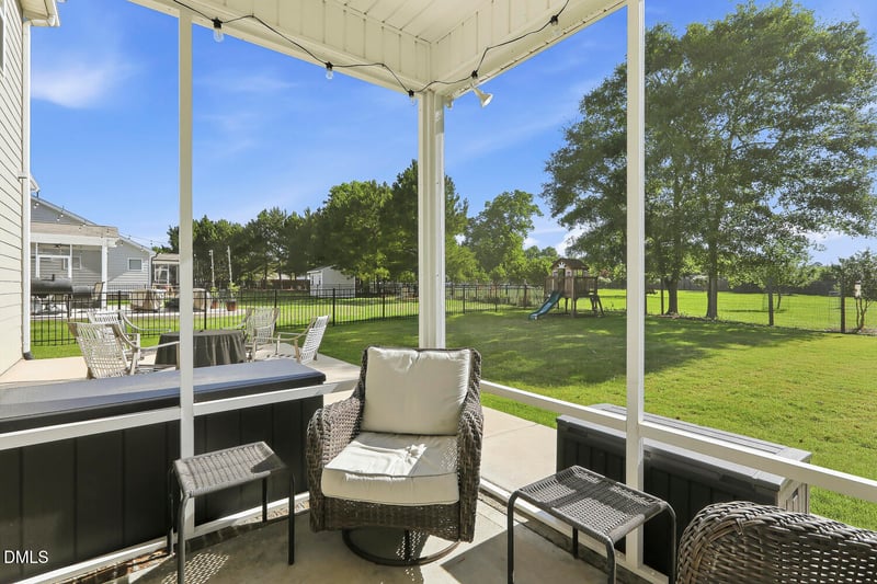 417 Long Lake Dr, Fuquay Varina, NC 27526