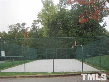 417 Oakhall Dr, Holly Springs, NC 27540