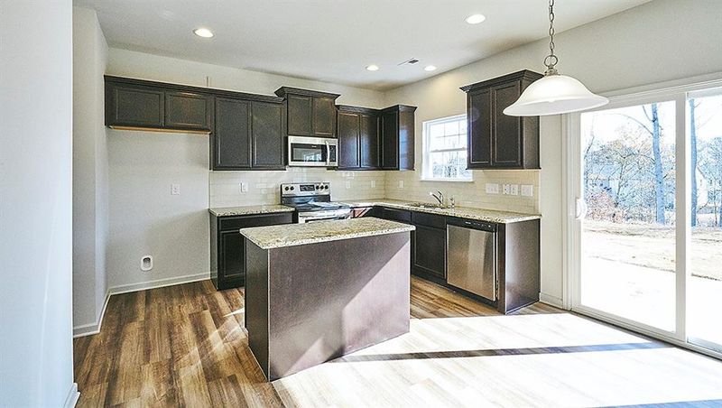 417 Sapphire Rd #174, Burlington, NC 27215