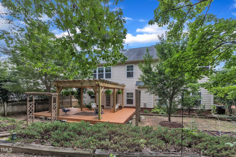 417 Shorehouse Way, Holly Springs, NC 27540