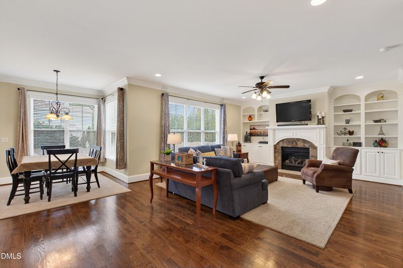 417 Wanderview Ln, Holly Springs, NC 27540