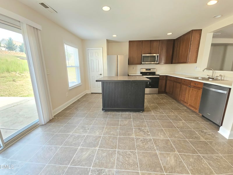 418 Averasboro Dr, Clayton, NC 27520