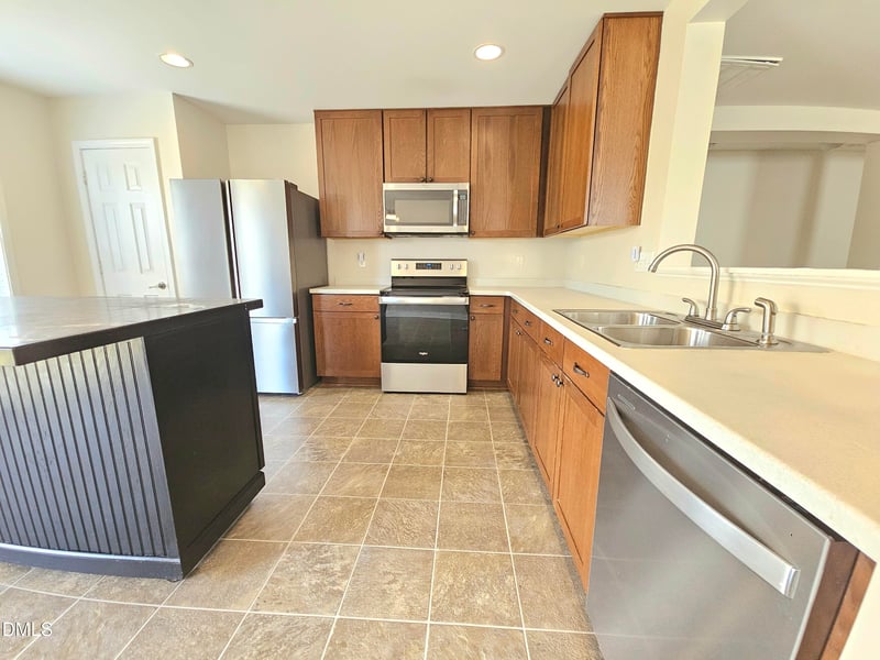 418 Averasboro Dr, Clayton, NC 27520