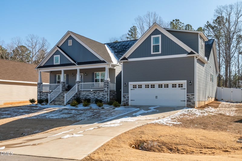 418 Carolina Landing Dr, Zebulon, NC 27597