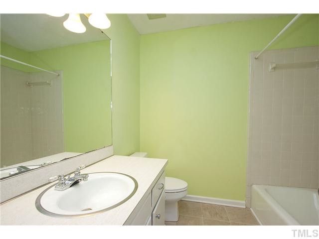 418 Charles Ct, Cary, NC 27511