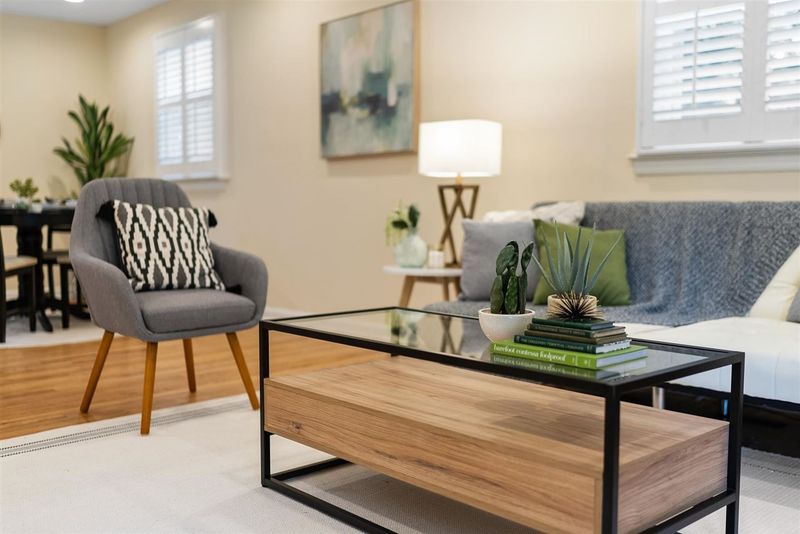 418 Hickory Dr, Chapel Hill, NC 27517
