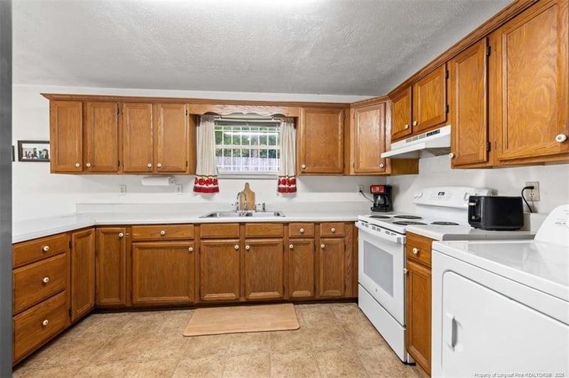 418 Jefferson Dr, Fayetteville, NC 28304