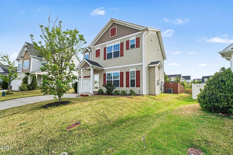 418 Lakemont Dr, Clayton, NC 27520