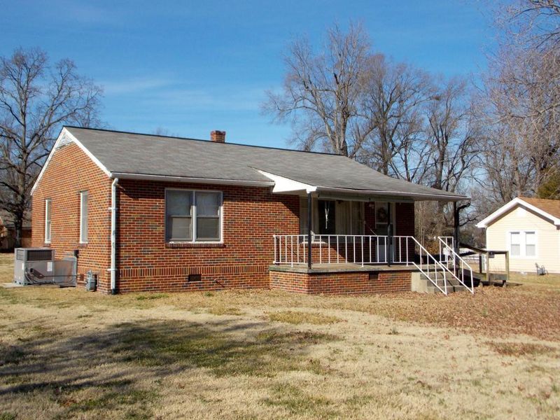 418 Laurel Hill Dr, Burlington, NC 27215