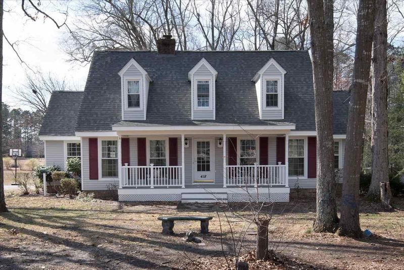 418 Meadow Dr, Fuquay Varina, NC 27526