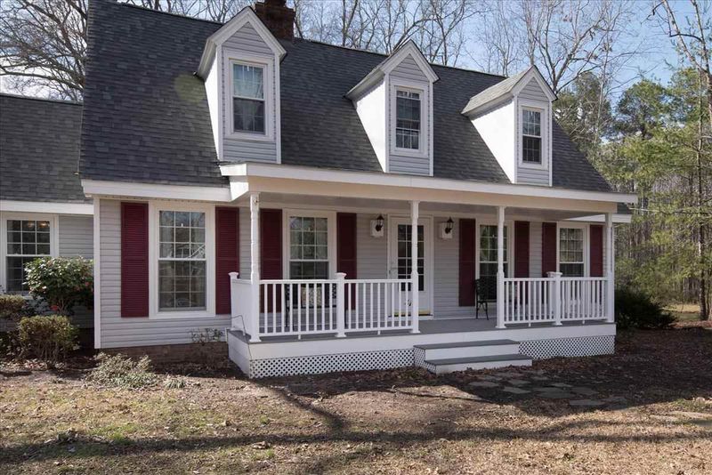 418 Meadow Dr, Fuquay Varina, NC 27526