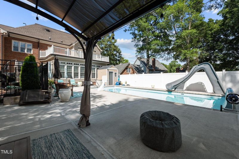 418 Meadowood Dr, Burlington, NC 27215
