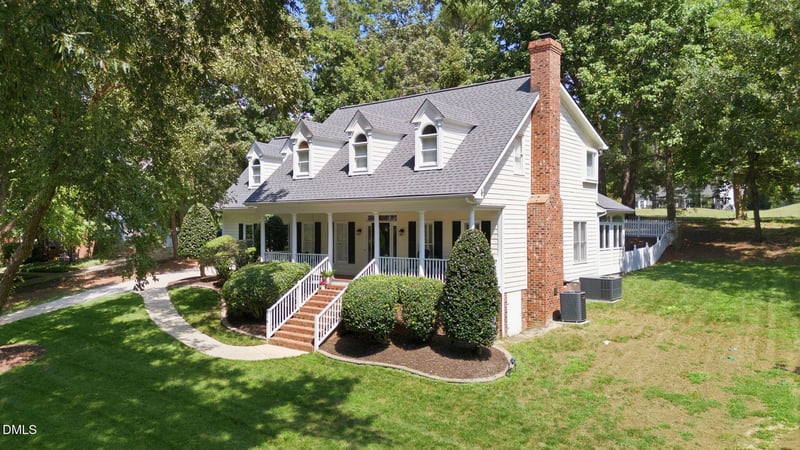 418 Neuse Ridge Dr, Clayton, NC 27527