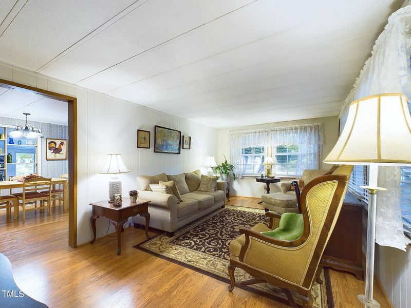 418 Oakdale Dr, Hillsborough, NC 27278