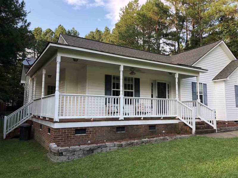418 Spaniel Ln, Clayton, NC 27520