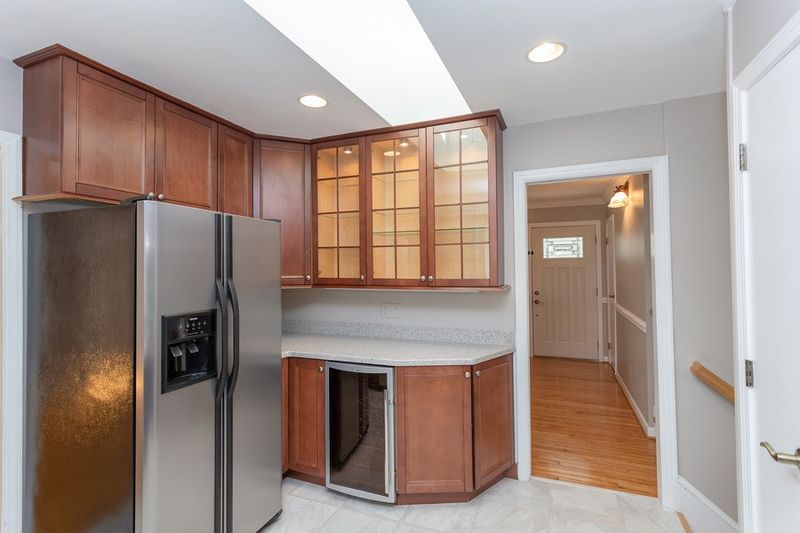 418 Tinkerbell Rd, Chapel Hill, NC 27517