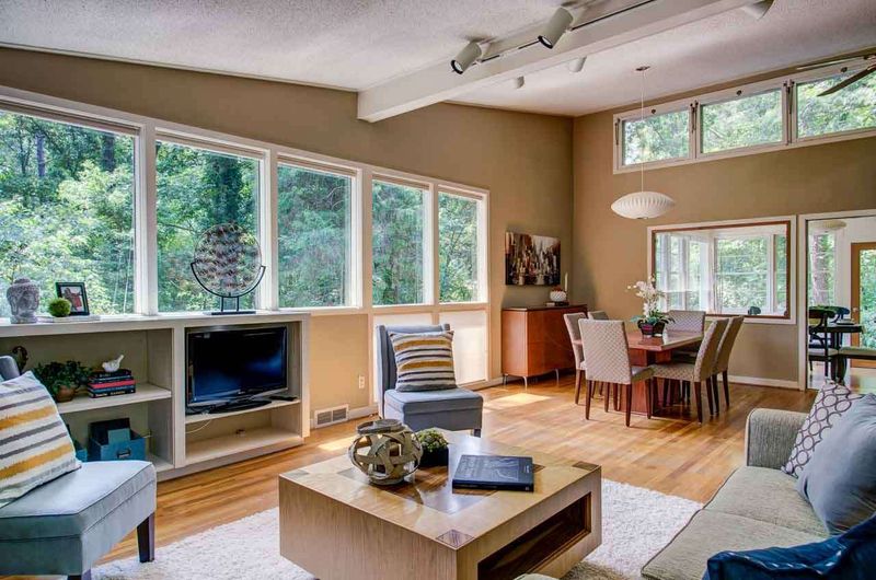 418 Whitehead Cir, Chapel Hill, NC 27514