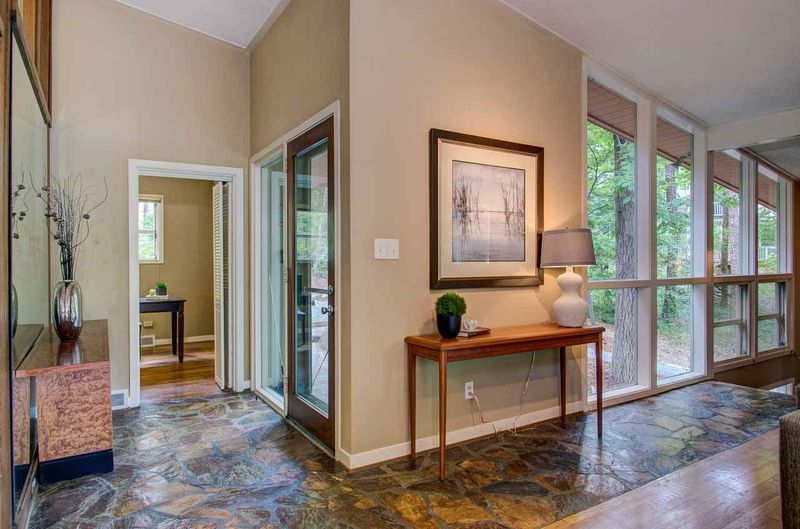 418 Whitehead Cir, Chapel Hill, NC 27514