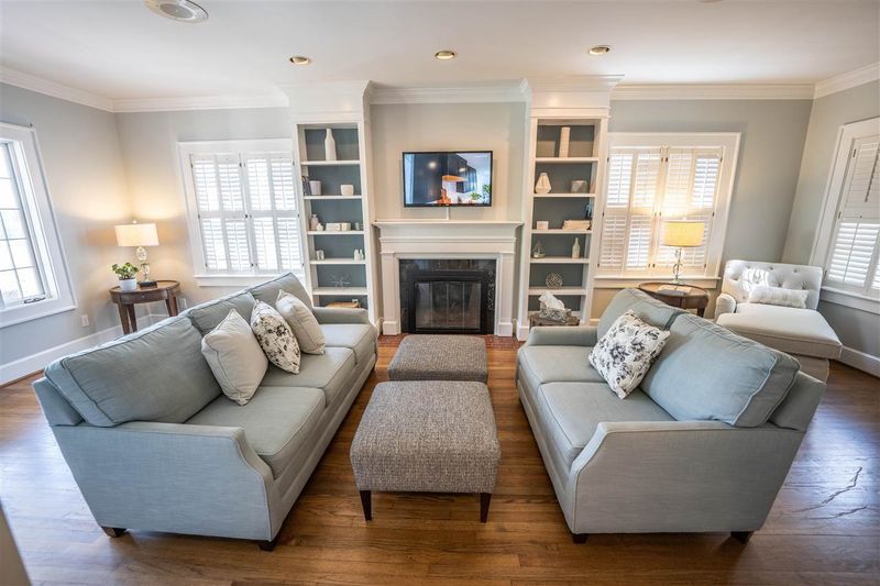 418 Willowbrook Dr, Burlington, NC 27215