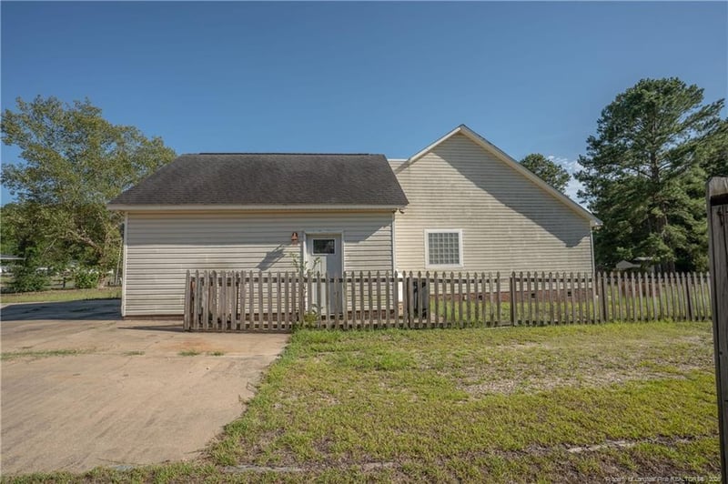 4182 Owls Head Rd, Fayetteville, NC 28306
