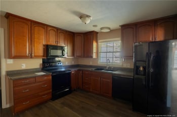 4182 Owls Head Rd, Fayetteville, NC 28306