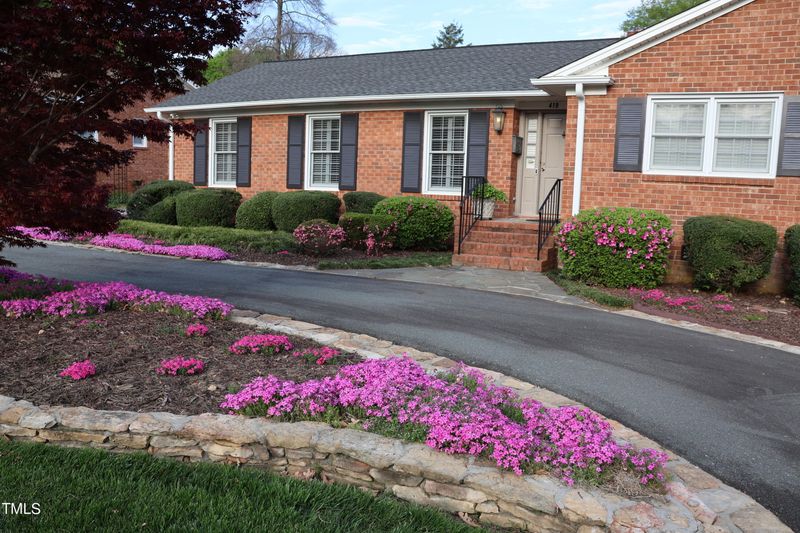 419 Devonshire Ln, Burlington, NC 27215