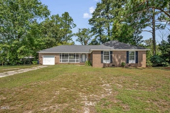 419 Dunmore Rd, Fayetteville, NC 28303