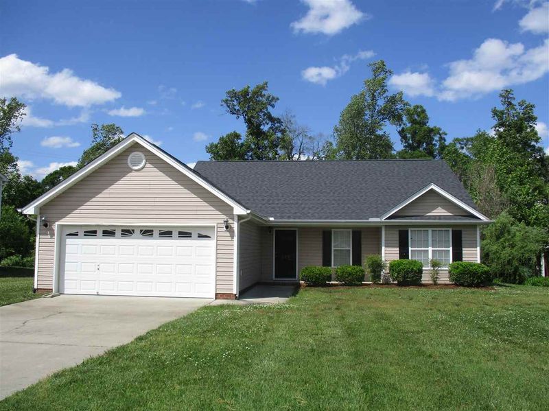 419 Fernway Dr, Burlington, NC 27217