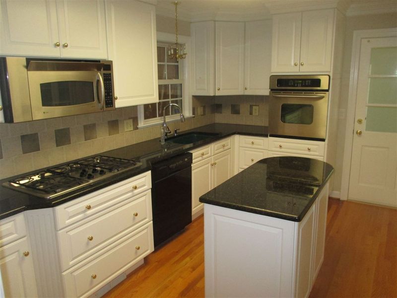 419 Hillcrest Dr, Apex, NC 27502