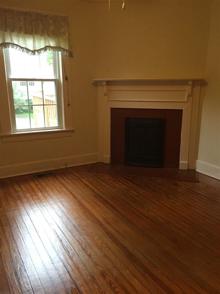 419 N Lamar St, Roxboro, NC 27573